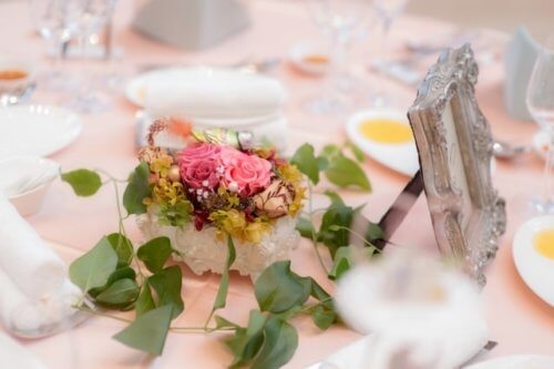 結婚式のゲストテーブルで花以外の活用アイデア 結婚式場探しブログ